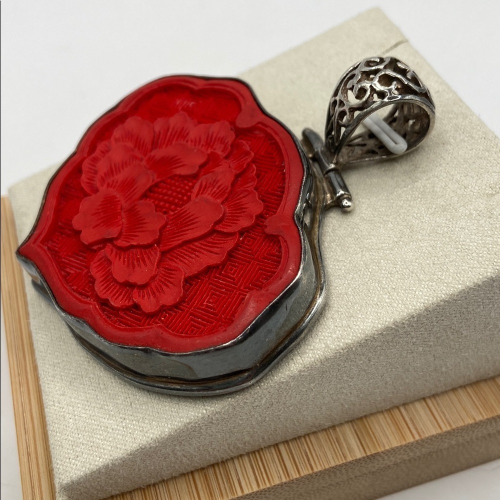 Vintage Sterling Silver Large Chinese Cinnabar Heart Shaped Pendant - Picture 2 of 10